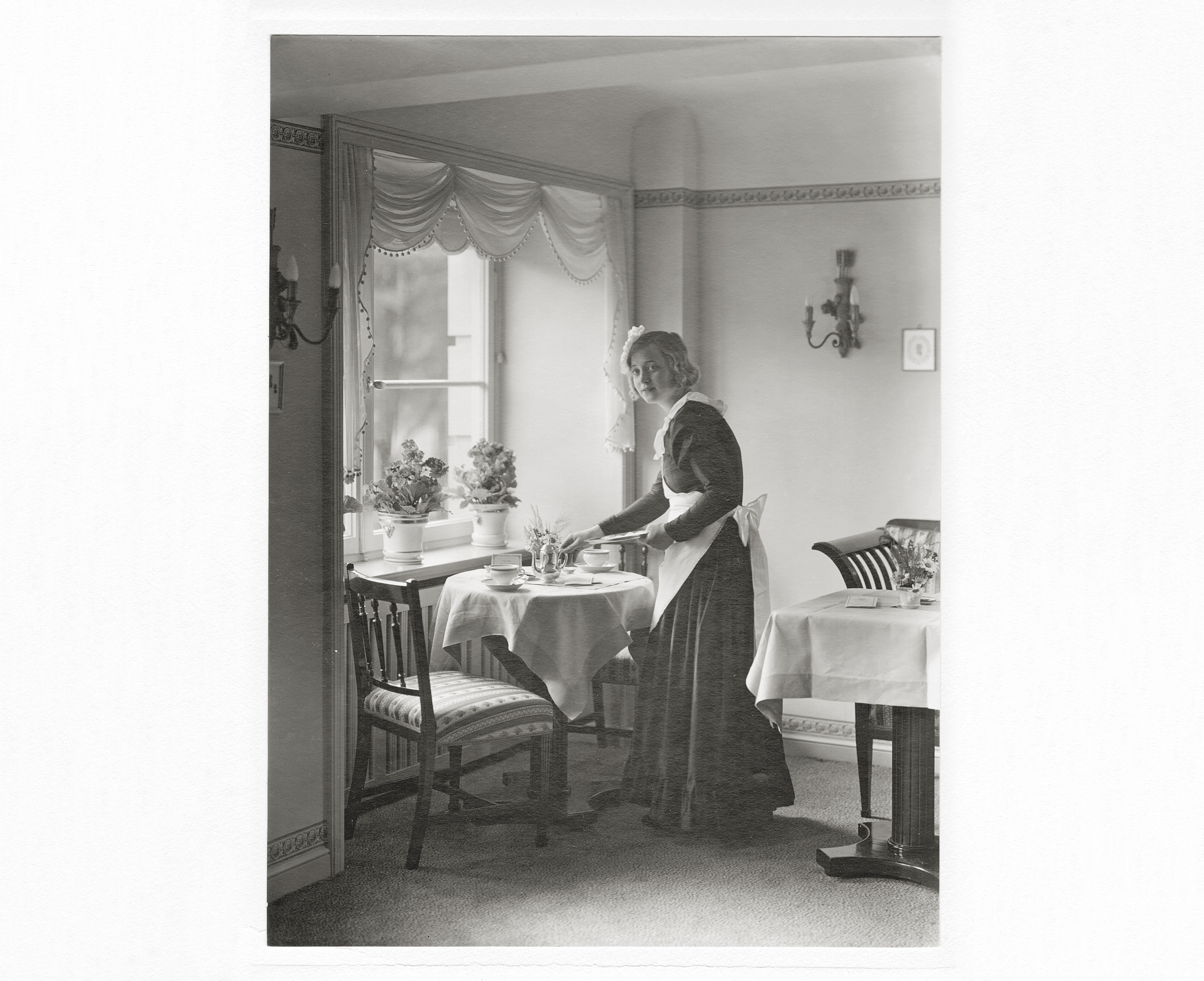Im Café Condi, ca. 1920